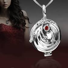 Collar Vampírico Katherine - Estilo y Elegancia