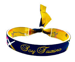 Elegante Pulsera Taurina Ajustable de Metal