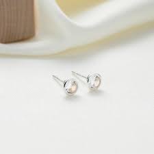 Pendientes de Plata con Circonita Cúbica: Elegancia y Estilo