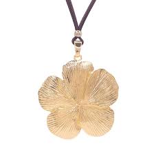 Collar Colgante Plateado NILUXE DESIGN - Elegancia para la Mujer Moderna