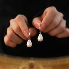 Pendientes de Perlas Hmzidz: Elegancia y Estilo en Cada Detalle