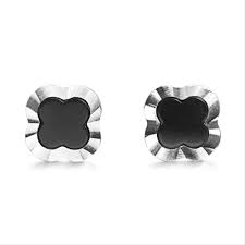 Pendientes Negros Temperamento: La Elegancia de tus Vacaciones