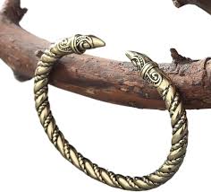 Brazalete Pulsera Vikinga: Estilo y Aventura en tu Muñeca